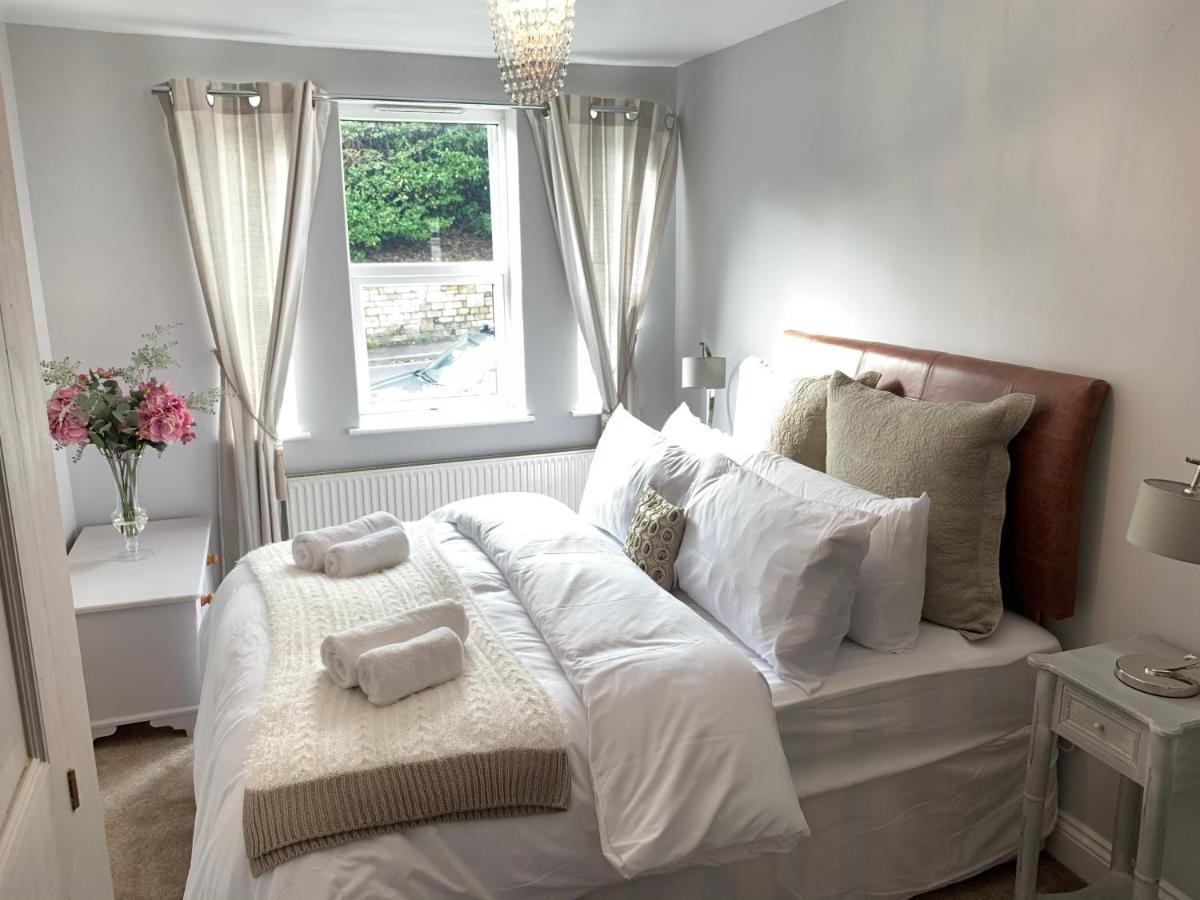 Spacious 2 Bed Apartment With Off Street Parking Bath Exterior foto
